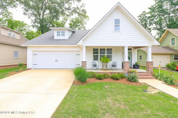 12 Oakwood Glen, Clinton, MS 39056