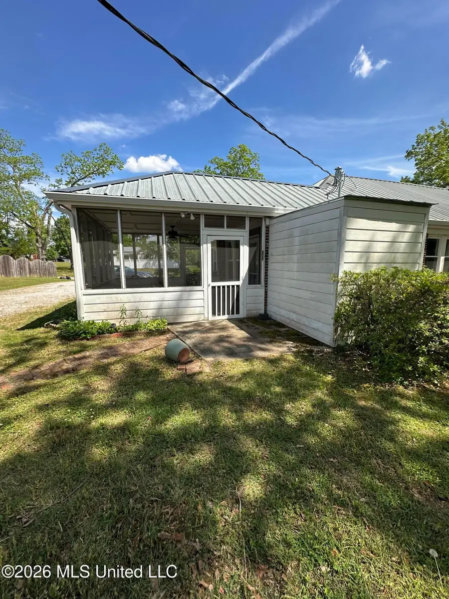 114 S Stone Street, Iuka, MS 38852 - #2