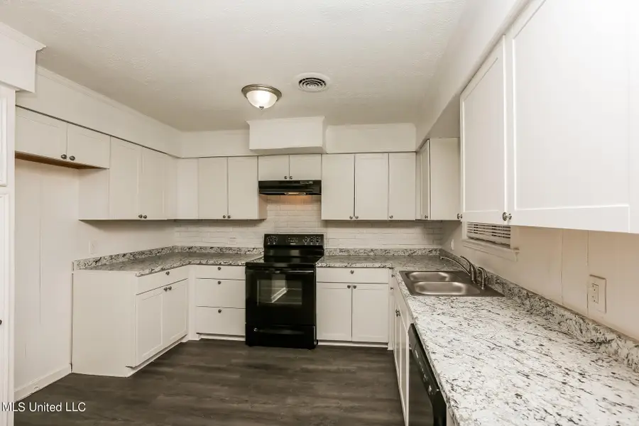 620 Heather Lane, Jackson, MS 39206 - #2