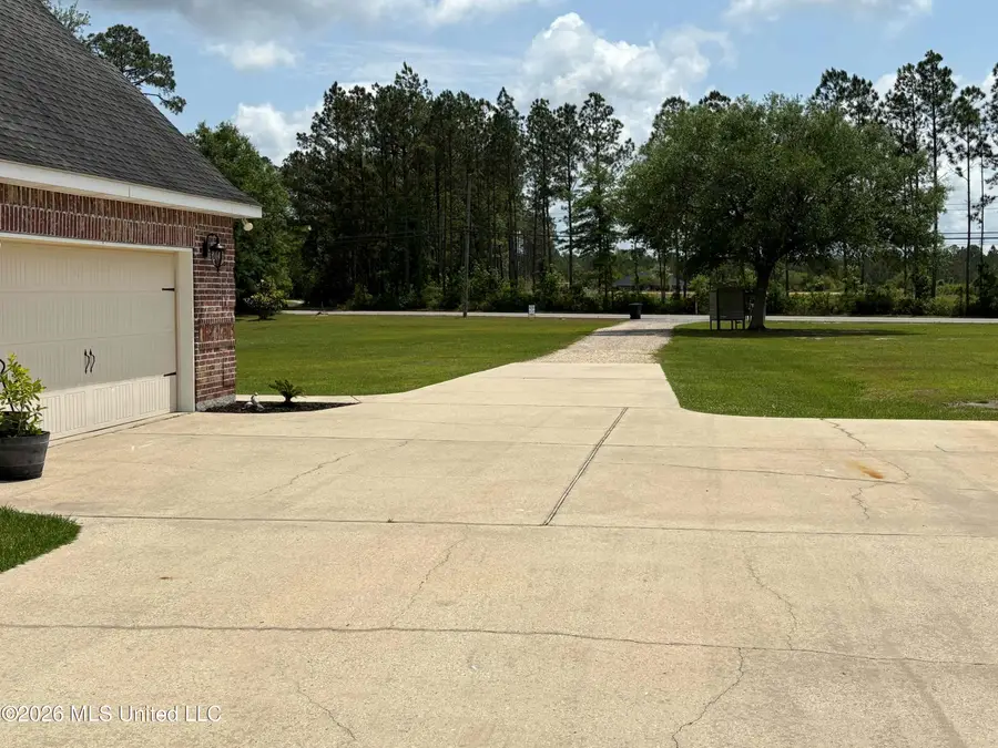 10165 Daisy Vestry Road, Biloxi, MS 39532 - #2