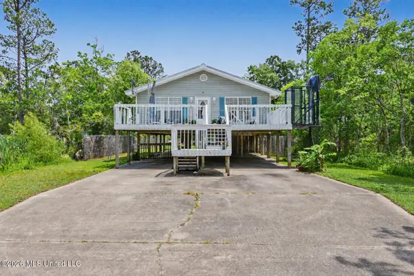 10058 E Bayou View Drive, Bay Saint Louis, MS 39520