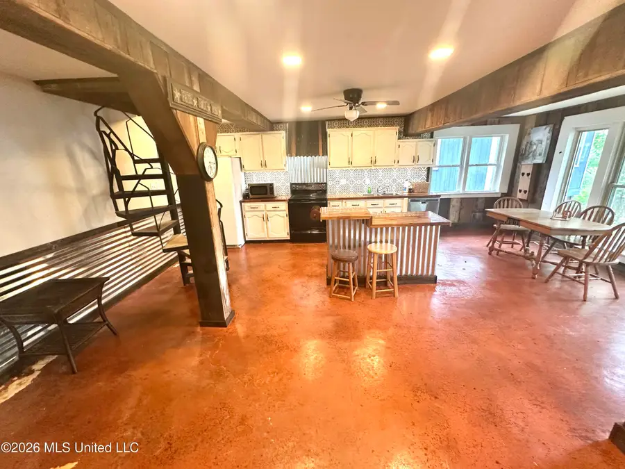 385 Lake Shore Drive, Potts Camp, MS 38659 - #3