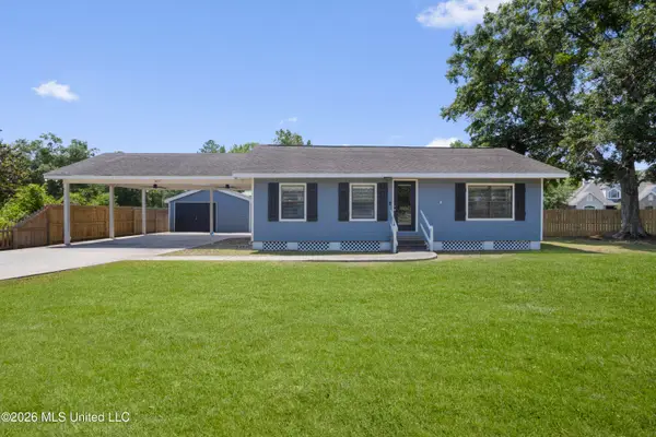 956 Old Spanish Trail, Bay Saint Louis, MS 39520