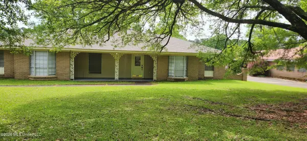 329 Swan Lake Drive, Jackson, MS 39212