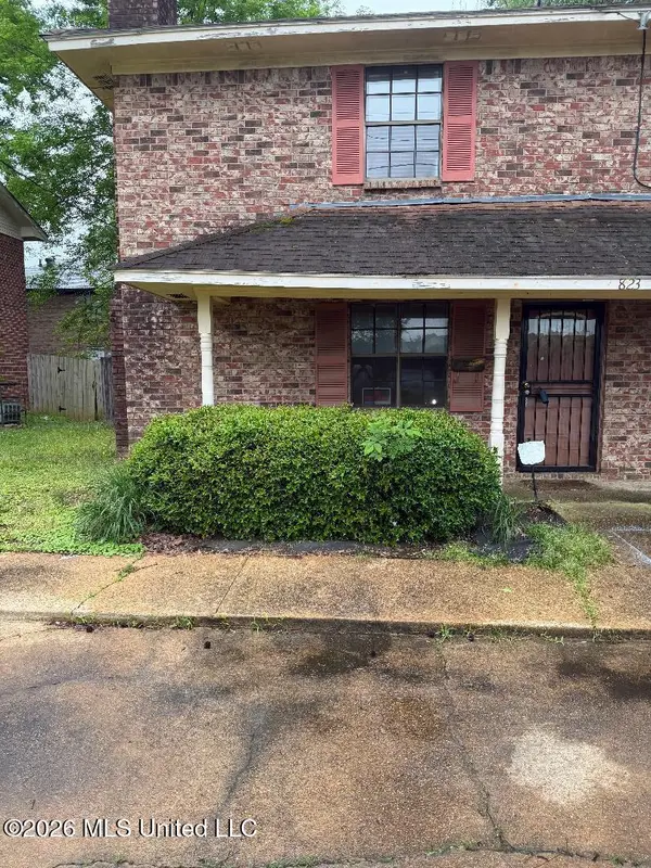 823 N Woodbury Road, Jackson, MS 39206