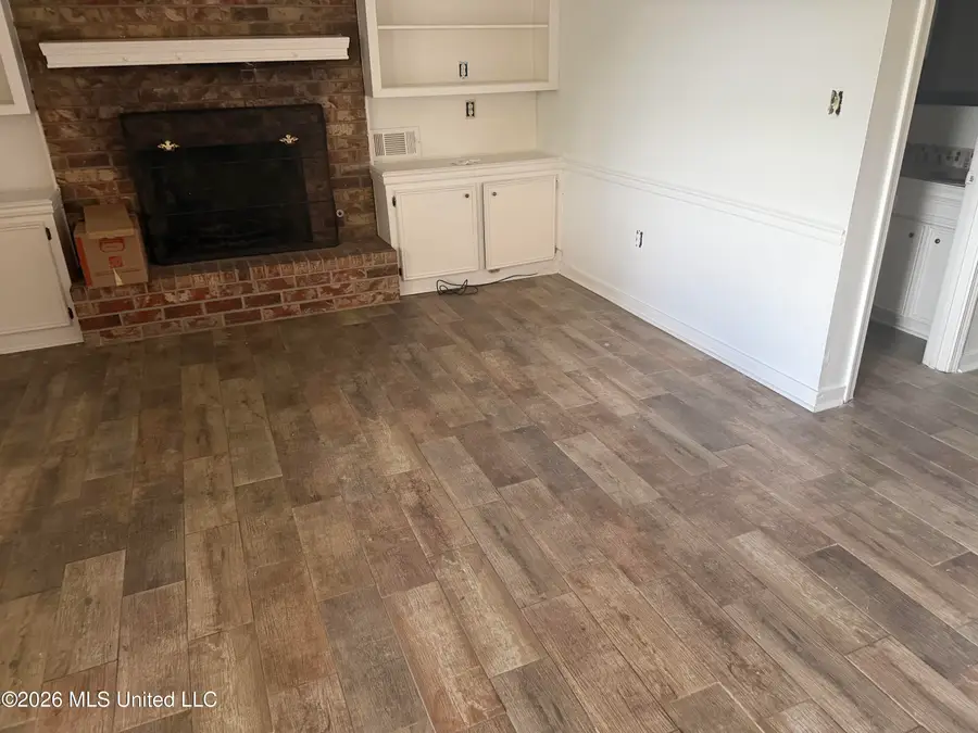 823 N Woodbury Road, Jackson, MS 39206 - #2