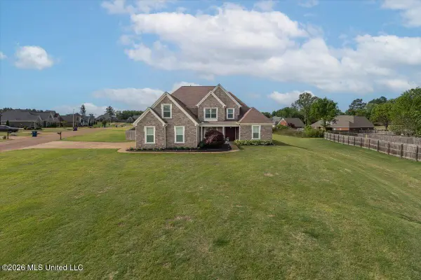 5345 E Pointe Drive, Southaven, MS 38672
