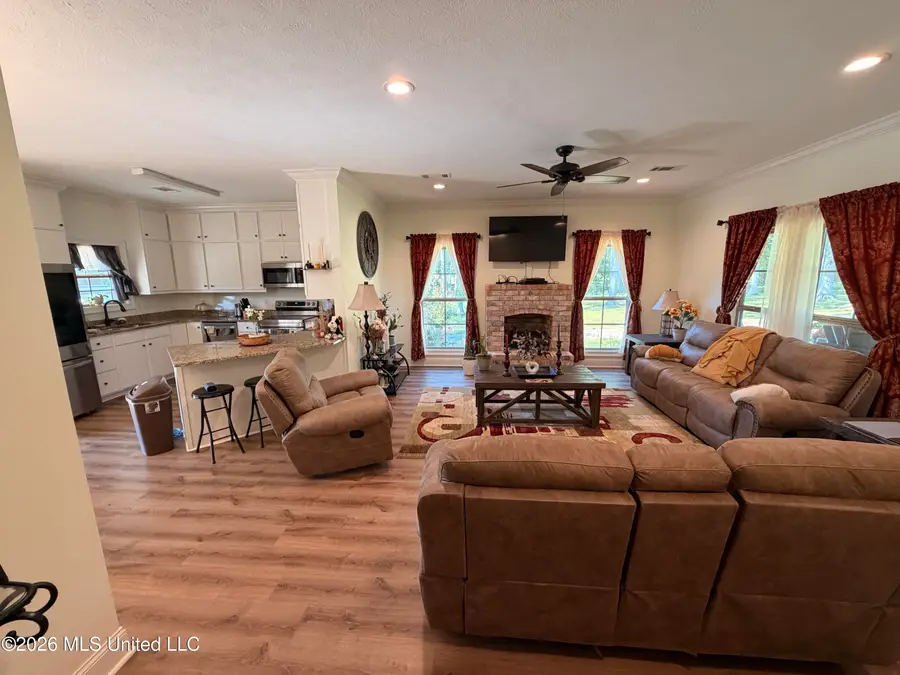 607 Brooks Avenue, Pelahatchie, MS 39145 - #2