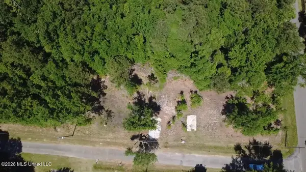 6190 N Railroad Avenue, Bay Saint Louis, MS 39520