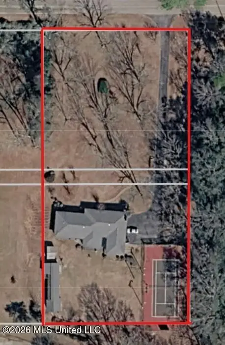 810 E College Avenue, Wiggins, MS 39577 - #3