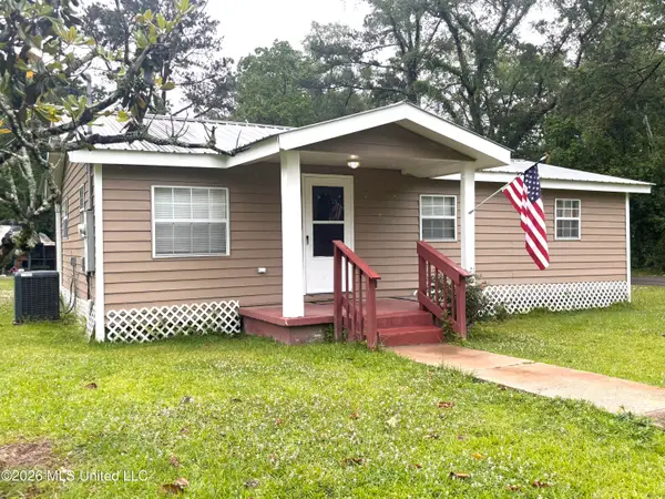 1119 E Canal Street, Picayune, MS 39466