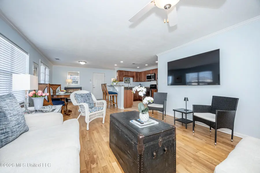 2421 Beachview Drive, Ocean Springs, MS 39564 - #2