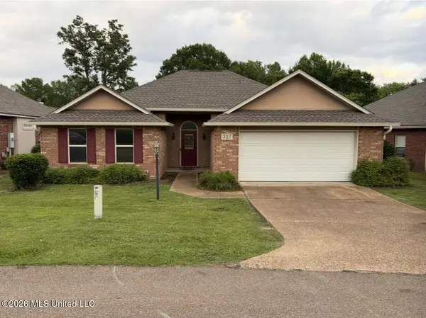327 Cascades Circle, Clinton, MS 39056