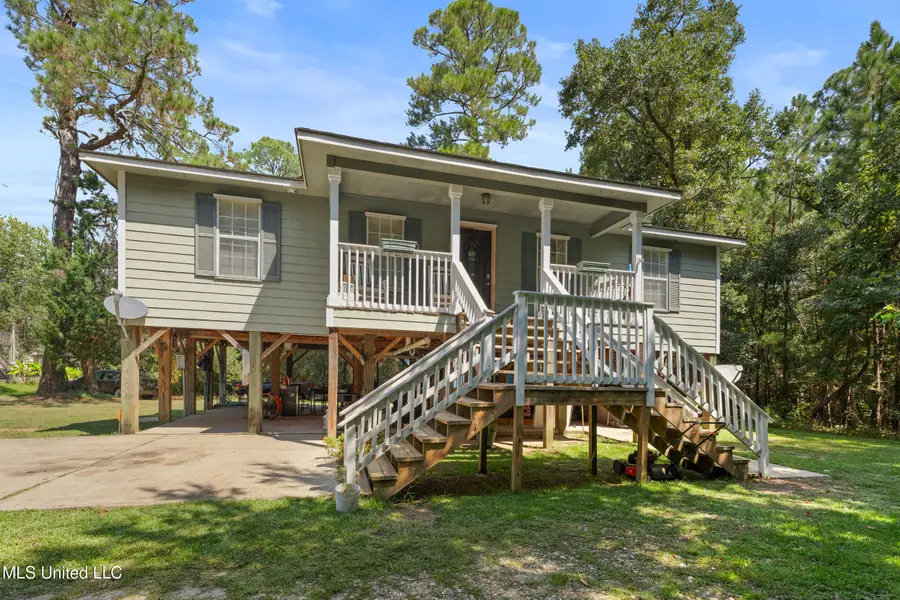 560 Pelican Avenue, Pass Christian, MS 39571 - #3