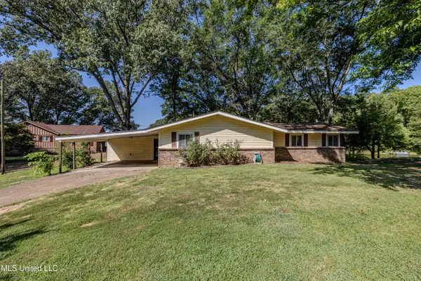8467 Crazy Horse Cove, Hernando, MS 38632