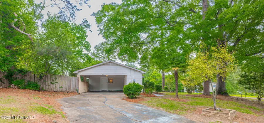 3229 Ridgeland Drive, Jackson, MS 39212 - #3