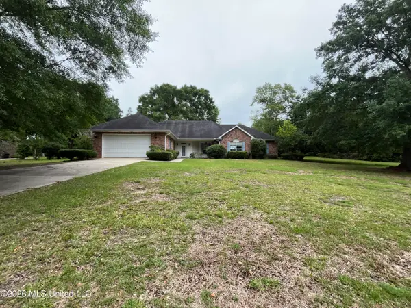 82 N Hill Drive, Carriere, MS 39426
