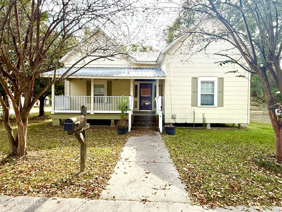 522 E Canal Street, Picayune, MS 39466 - #1