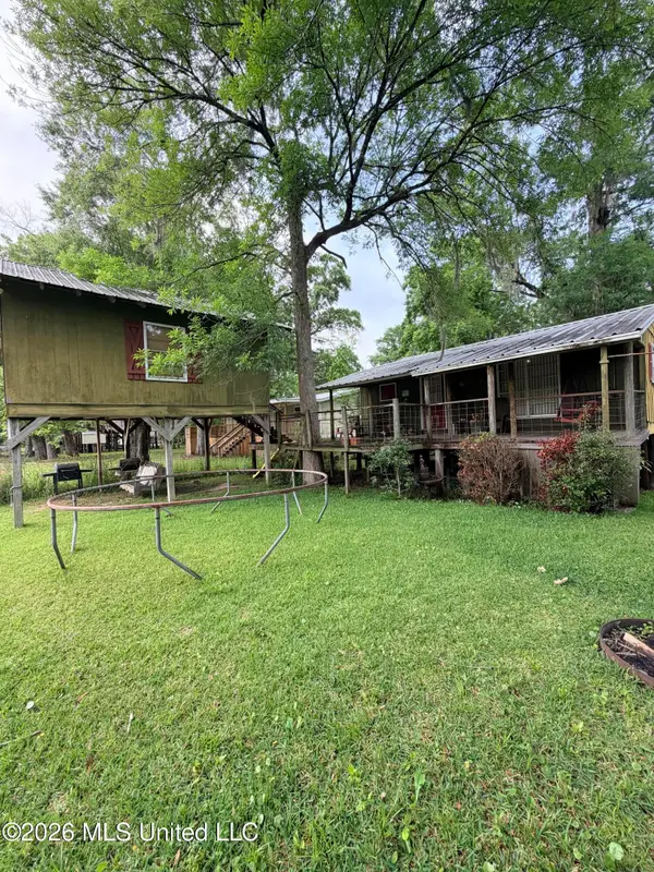 2105 Pascagoula River Drive, Lucedale, MS 39452