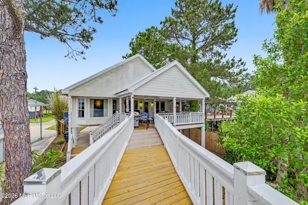 6330 Shawnee Street, Kiln, MS 39556