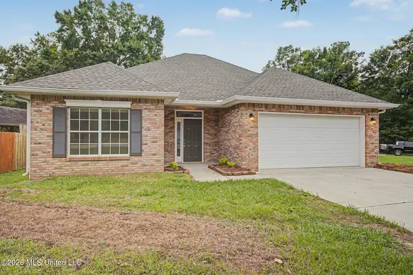 8524 Op La Court, Diamondhead, MS 39525
