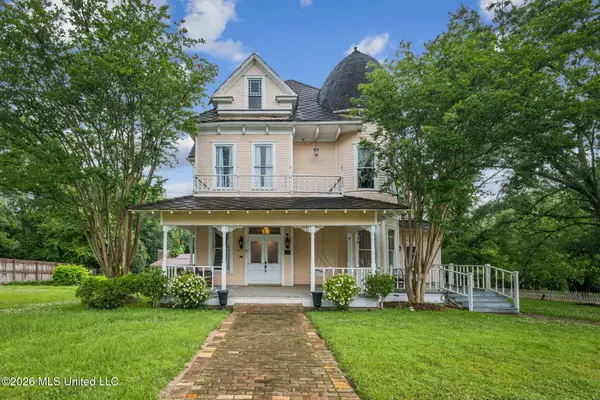 102 W Myrtle Street, Magnolia, MS 39652