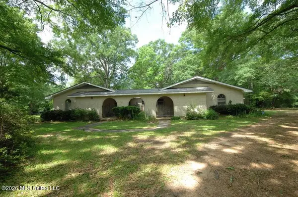 1083 Highway 35, Sandy Hook, MS 39478
