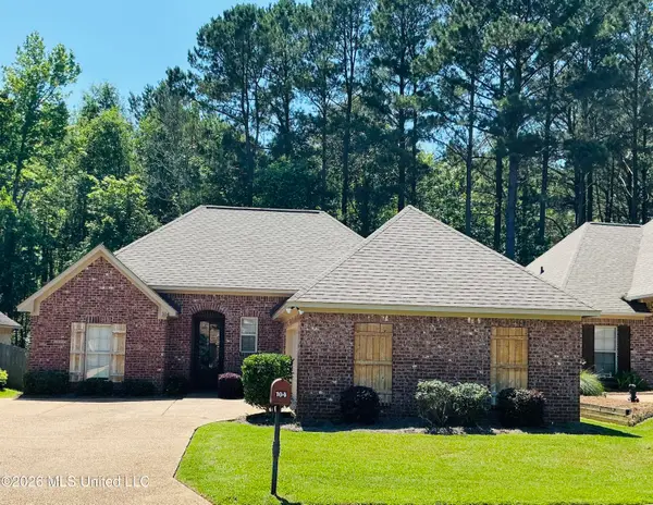 104 Meadowcreek Drive, Brandon, MS 39042