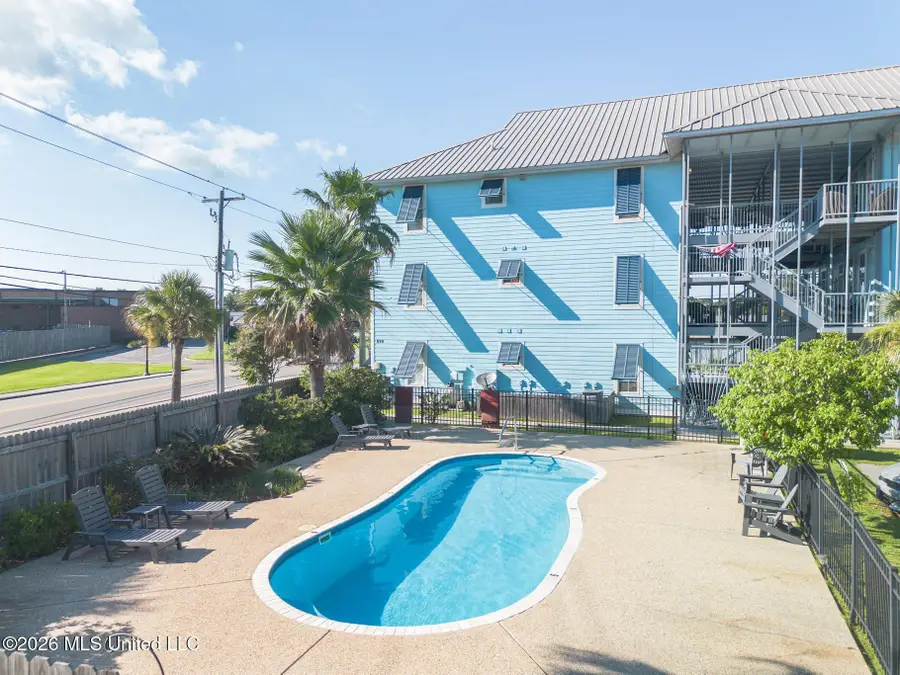 699 Dunbar Avenue, Bay Saint Louis, MS 39520 - #2