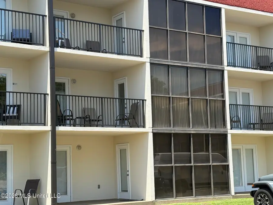 2046 Beach Boulevard, Biloxi, MS 39531 - #3