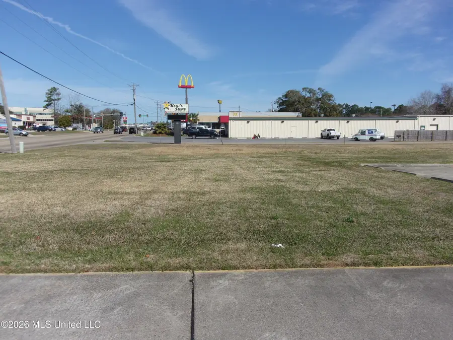 944 Cedar Lake Road, Biloxi, MS 39532 - #2