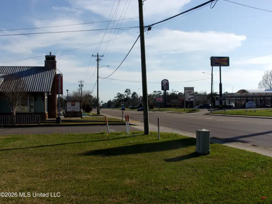 944 Cedar Lake Road, Biloxi, MS 39532 - #3