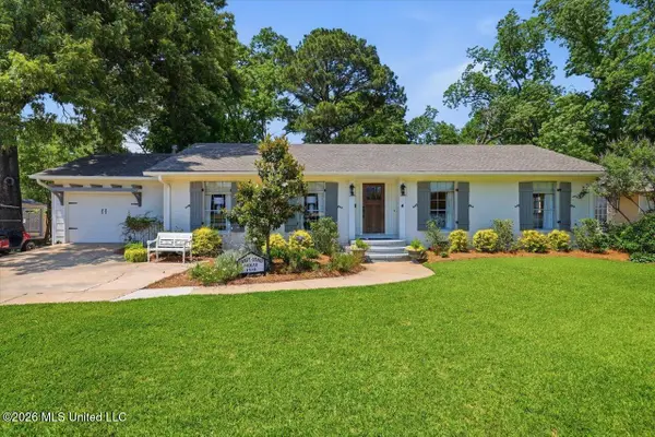 407 E College Street, Clinton, MS 39056