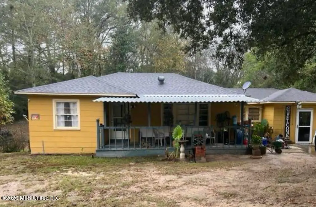 2214 N 3rd Avenue, Laurel, MS 39440 - #1