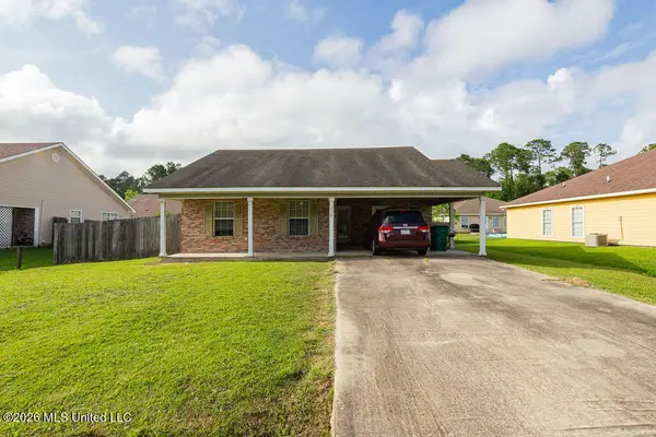 218 Dogwood Street, Waveland, MS 39576