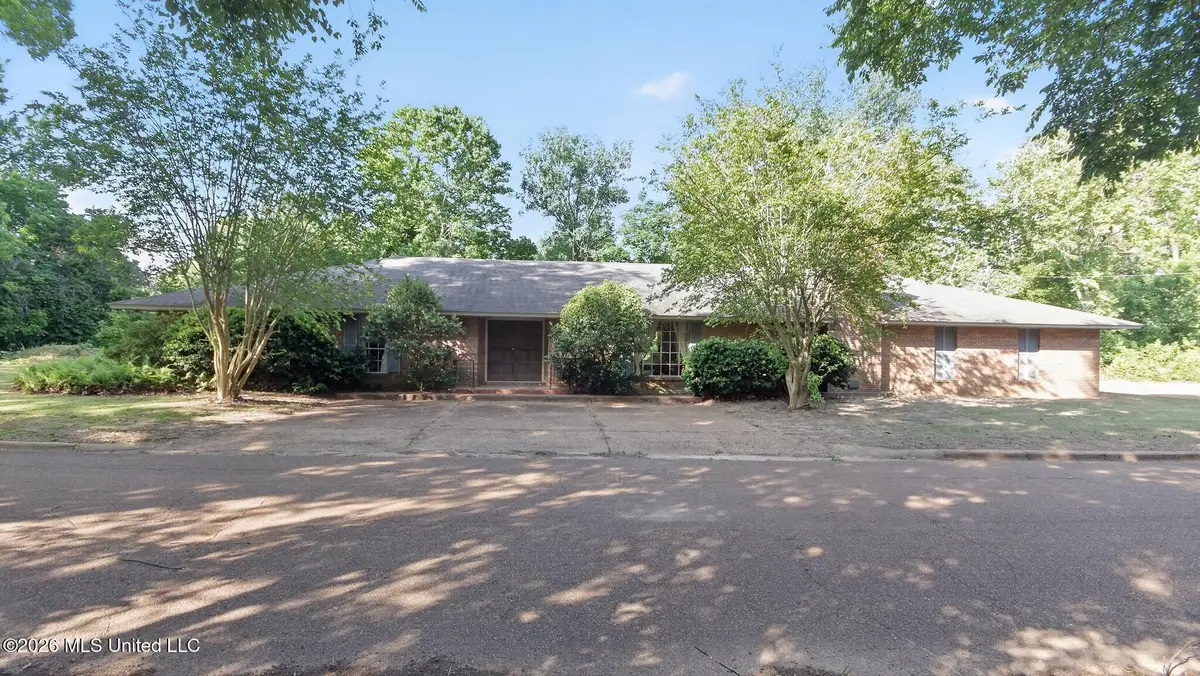 1000 Pine Land Drive, Yazoo City, MS 39194 - #1