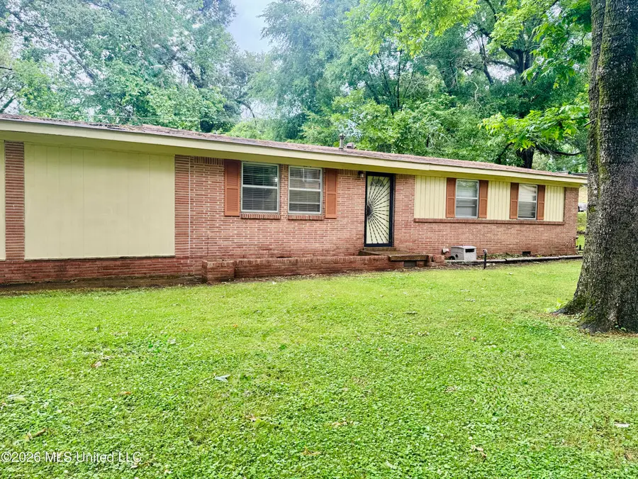 185 Chatham Drive, Holly Springs, MS 38635 - #2