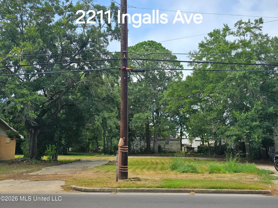 2211 Ingalls Avenue, Pascagoula, MS 39567 - #2
