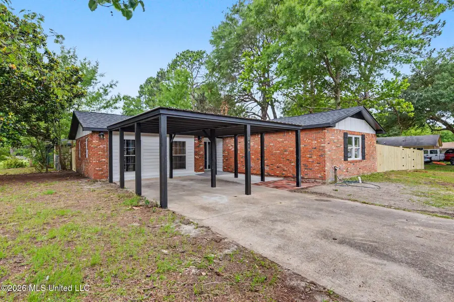 2419 Avenido Del Pinar Street, Gautier, MS 39553 - #2