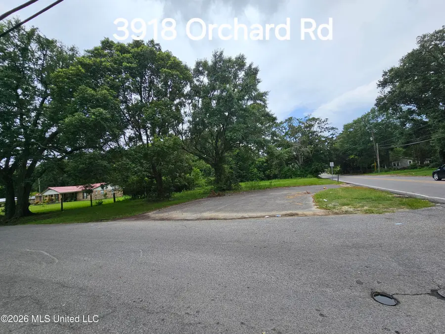 3918 Orchard Avenue, Pascagoula, MS 39581 - #2