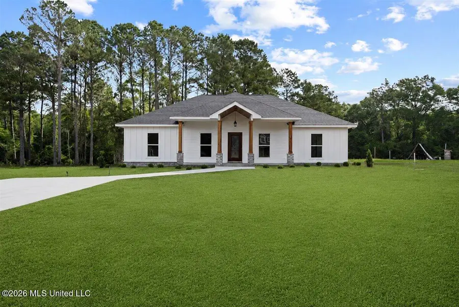 129 Southern Hills Drive, Lucedale, MS 39452 - #2