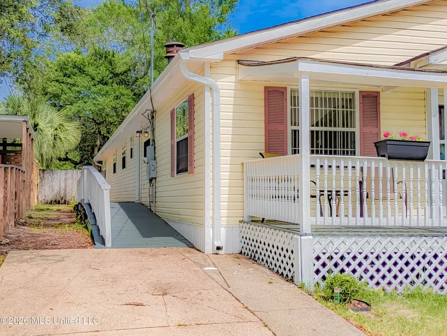 188 Acacia Avenue, Biloxi, MS 39530 - #3