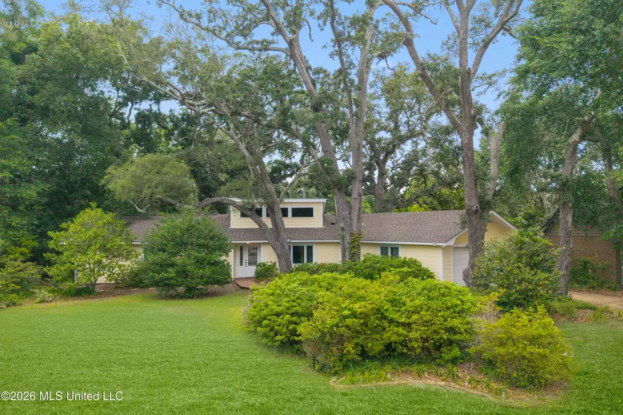 124 Shadowlawn Avenue, Pass Christian, MS 39571 - #3