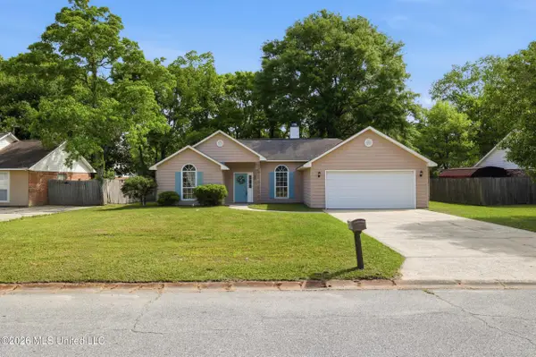 6920 Pinehurst Drive, Ocean Springs, MS 39564