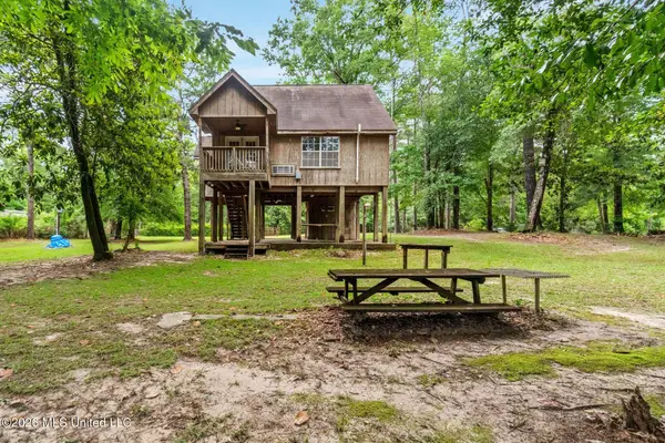 49 Elm Street, Poplarville, MS 39470