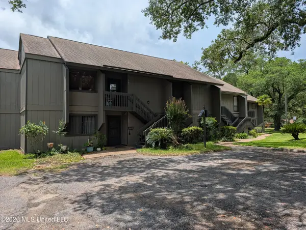 107 Kona Villa, Diamondhead, MS 39525
