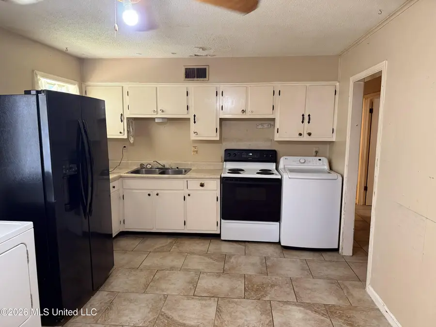 5696 Ashford Drive, Horn Lake, MS 38637 - #2