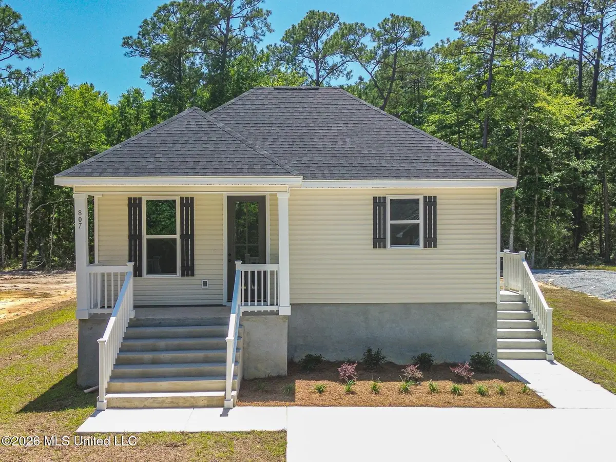 807 Bay Street, Ocean Springs, MS 39564 - #1
