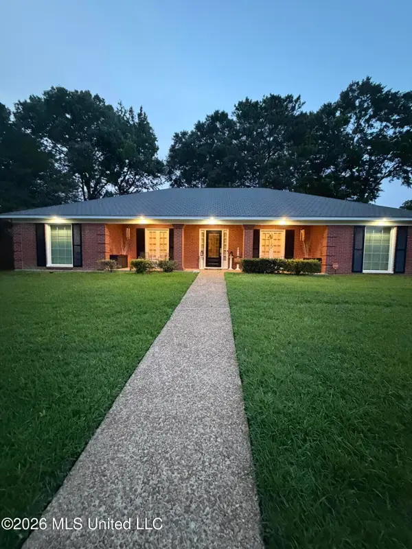 1448 Tracewood Drive, Jackson, MS 39211