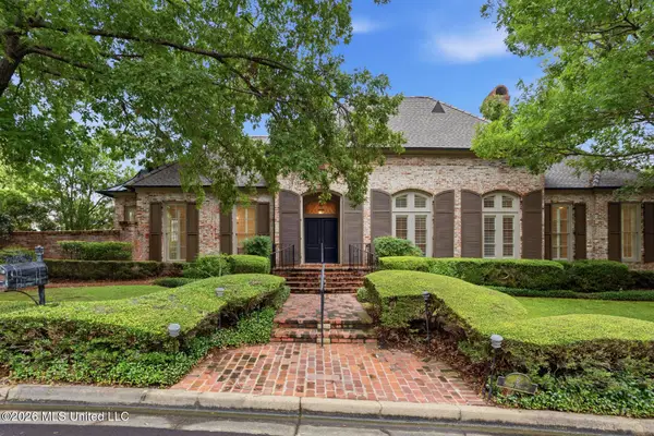 6 Pecan Hollow Drive, Jackson, MS 39211
